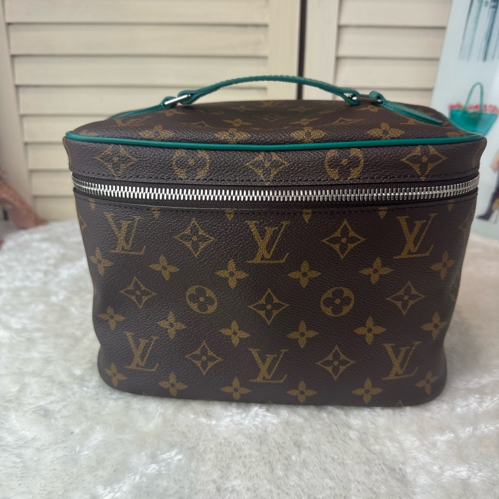 Louis Vuitton nice bb